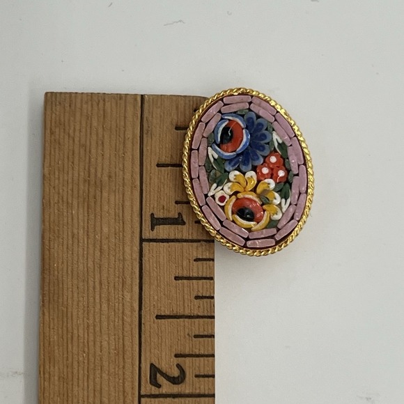 Vintage Italian Micro Mosaic Oval Floral Brooch – Pink Border, Gold-Tone Frame - Picture 3 of 4